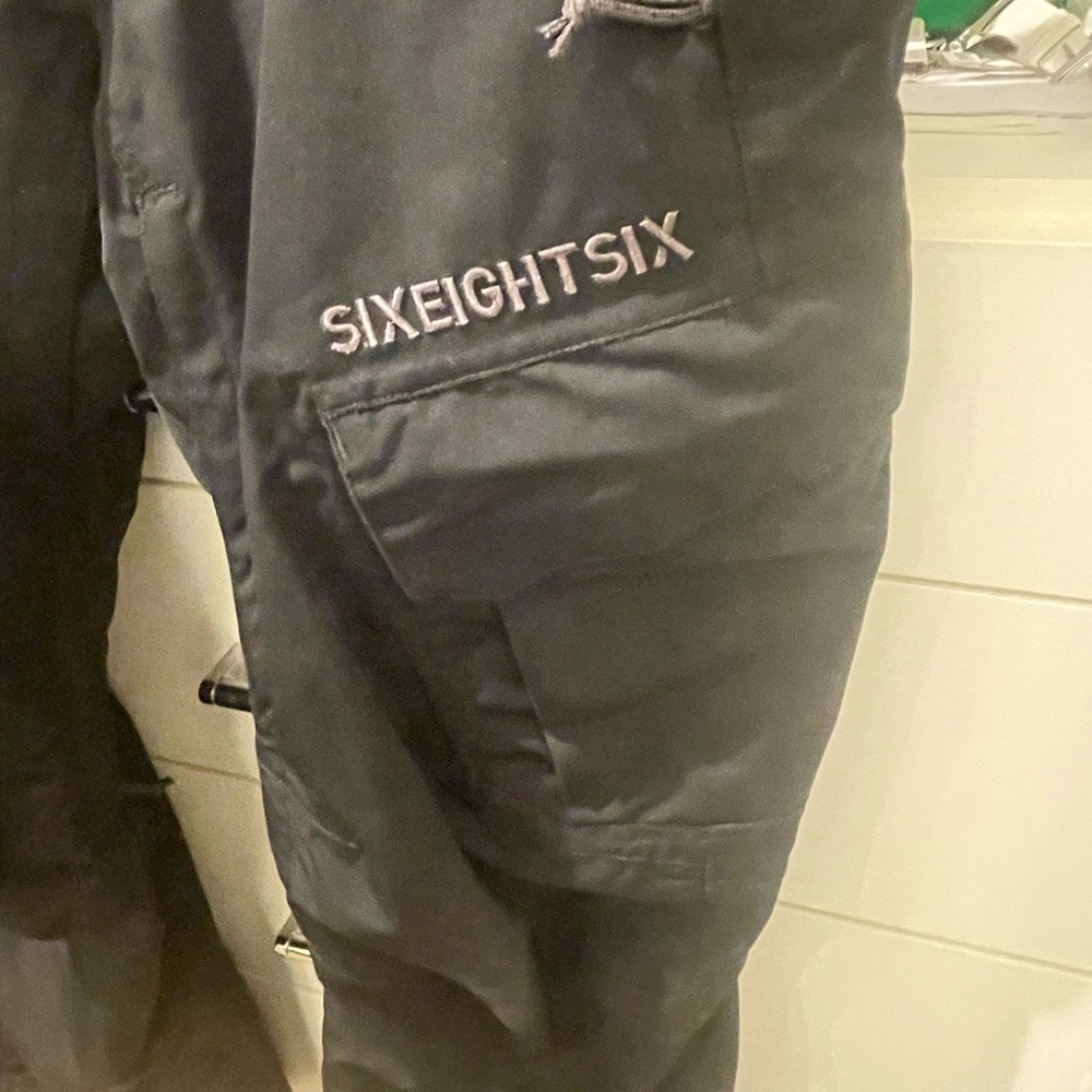 686 Men's Black Ski/Snowboard pants - Picture 2 of 4